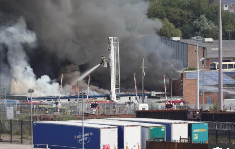 انفجار في بريطانيا (4)