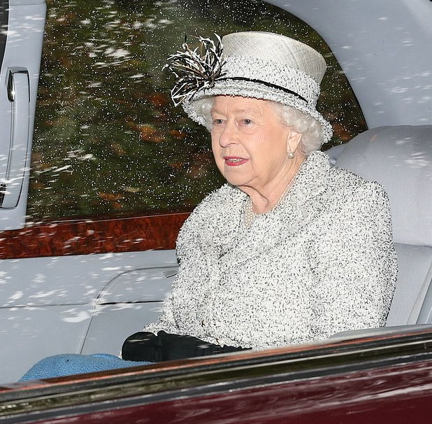 الملكة اليزابيث