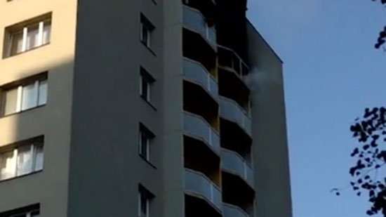 العمارة السكنية التى شهدت الحريق العمارة السكنية التى شهدت الحريق