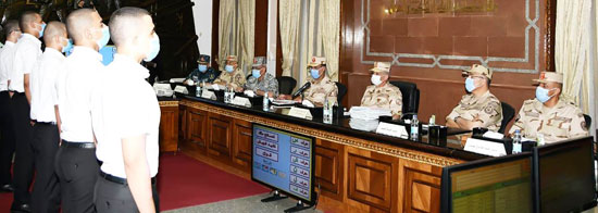 وزير الدفاع يتفقد إجراءات القبول بالكليات والمعاهد العسكرية  (2)