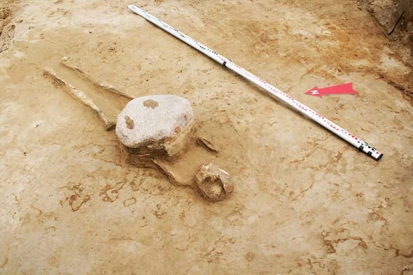 archaeology-news-christian-cemetery-skeleton-2643921