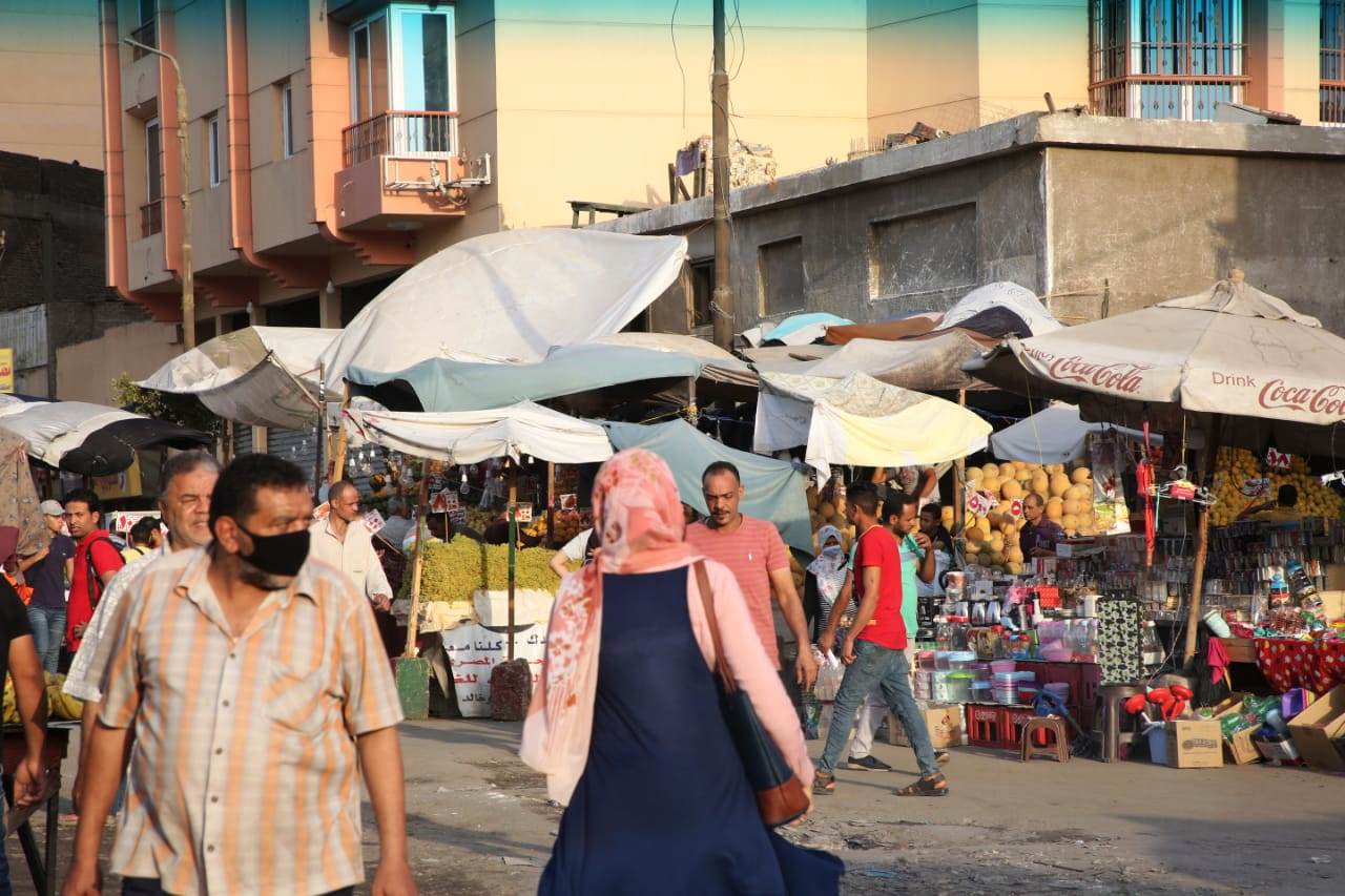 السوق العشوائى بميدان المؤسسة بشبرا الخيمة 5