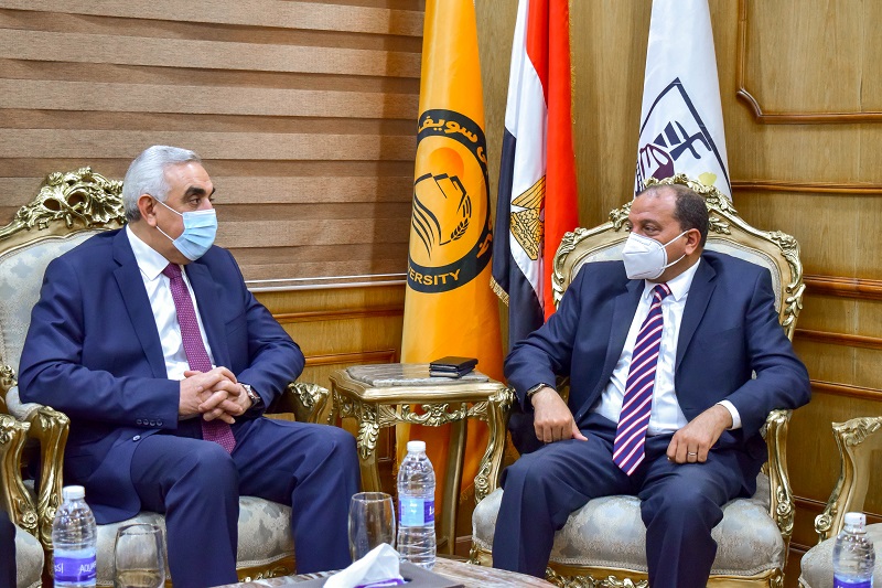 محافظ بني سويف يستقبل سفير العراق بمصر (10)
