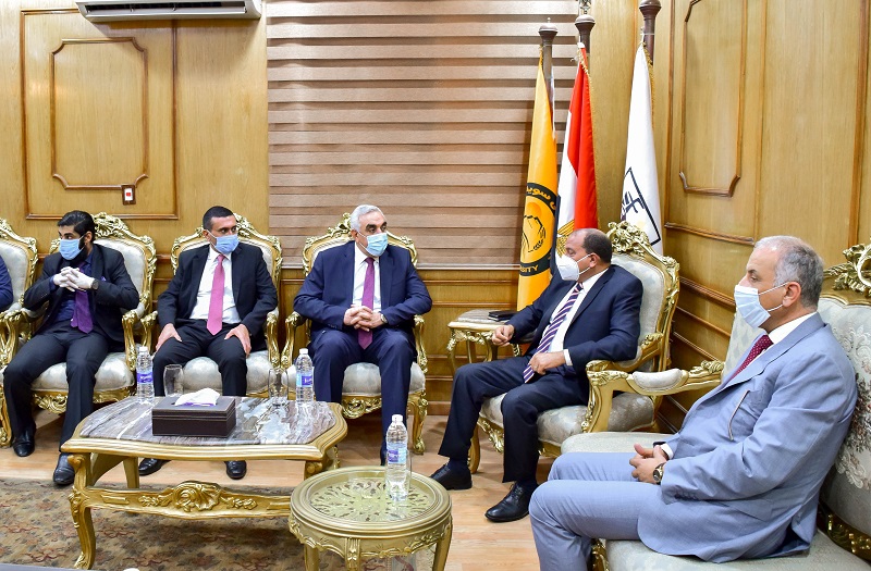 محافظ بني سويف يستقبل سفير العراق بمصر (9)
