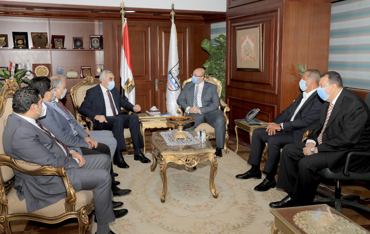 محافظ بني سويف يستقبل سفير العراق بمصر (4)