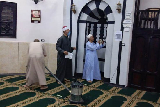مساجد مصر تستقبل المصلين لصلاة الجمعة (8)