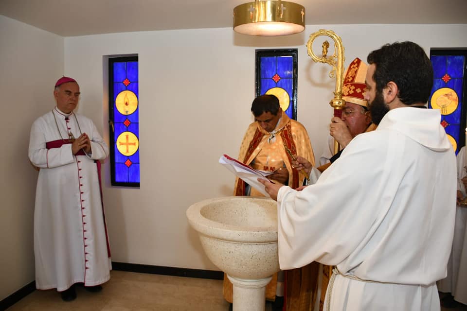 سفير الفاتيكان يشارك المطران شيحان في تدشين المباني بالكنيسة (8)