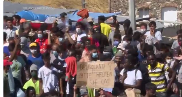 مظاهرات اللاجئين باليونان