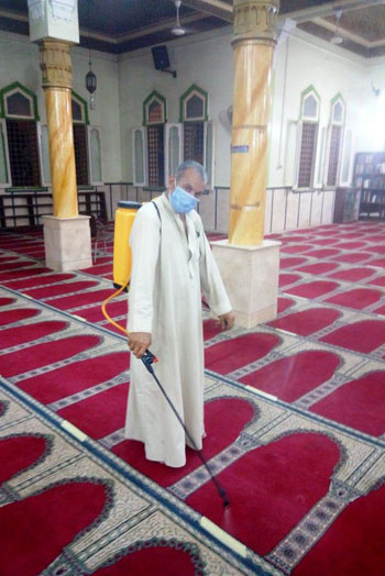 مساجد مصر تستقبل المصلين لصلاة الجمعة (5)