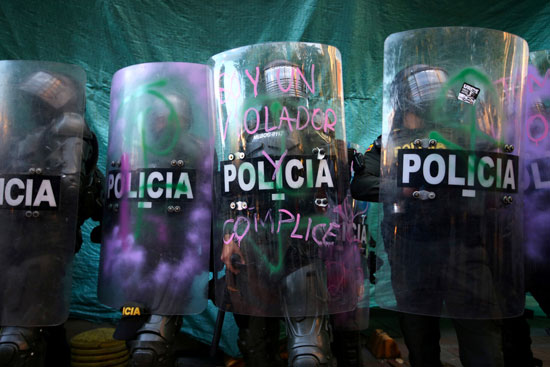 عناصر من الشرطة فى كولومبيا