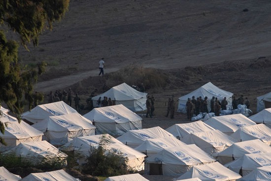 اليونان تنشيئ مخيما جديدا بعد حريق خيام المهاجرين (9)