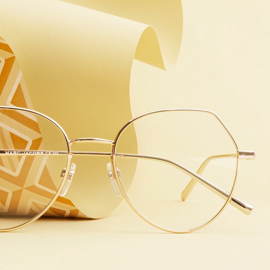 حجم نظارات السبعينات والثمنينات