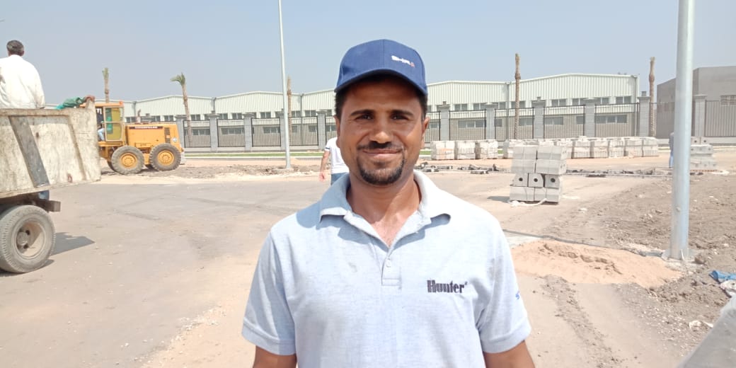 محمود مبروك أعحد عمال المنطقة الاستثمارية
