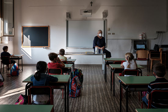 2020-09-15T100834Z_1991393492_RC2YYI9JUN5A_RTRMADP_3_HEALTH-CORONAVIRUS-ITALY-SCHOOLS