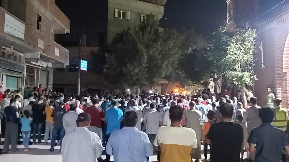 جنازة الشهيد مصطفى عبد الجليل بمنية شبين القناطر 2 جنازة الشهيد مصطفى عبد الجليل بمنية شبين القناطر 2