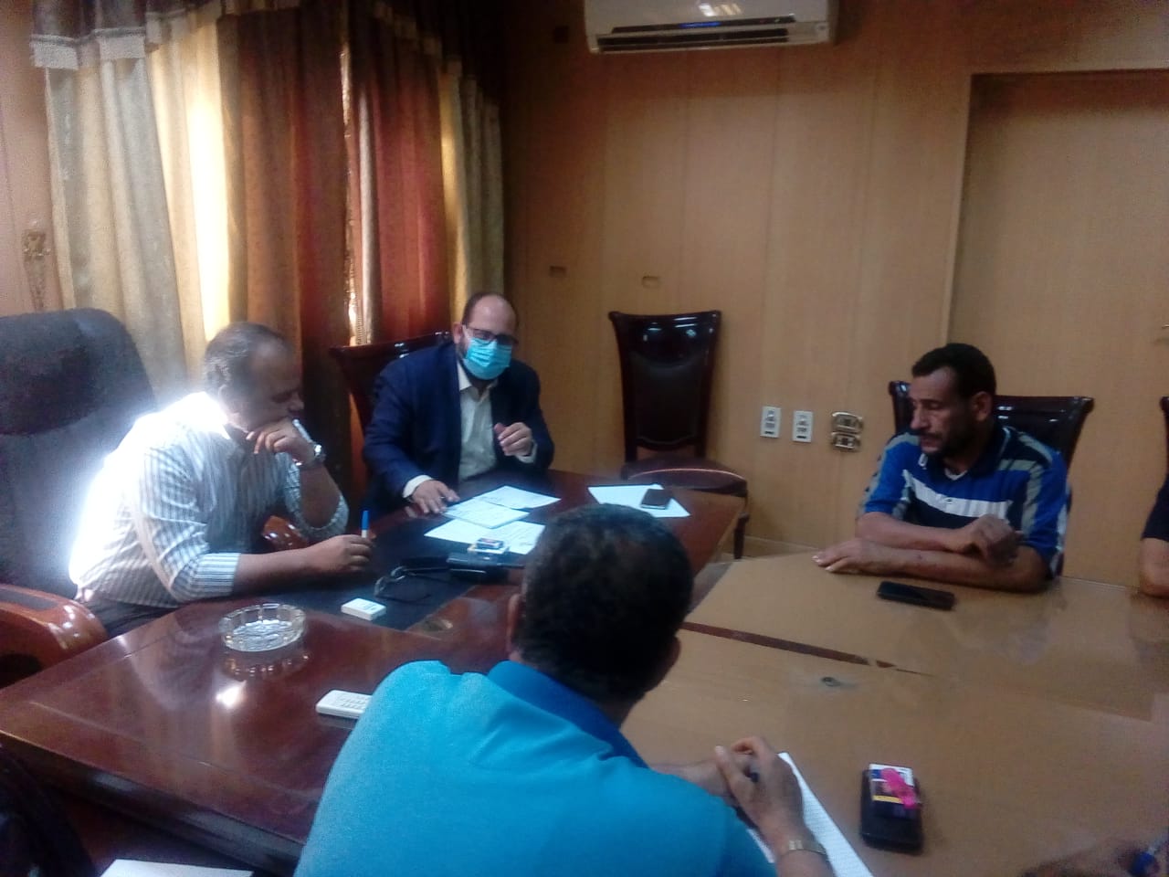 رئيس مدينة المحلة يناقش أعمال تطوير مصنع تدوير القمامة  (1)