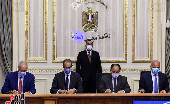 توقيع عقد تمويل إنشاء محطة متعددة الأغراض بميناء الإسكندرية (7)