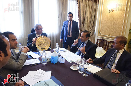 اجتماع اللجنة الإدارية والمالية لمجلس الشيوخ برئاسة وزير المجالس النيابية (6)