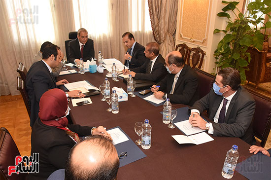 اجتماع اللجنة الإدارية والمالية لمجلس الشيوخ برئاسة وزير المجالس النيابية (3)
