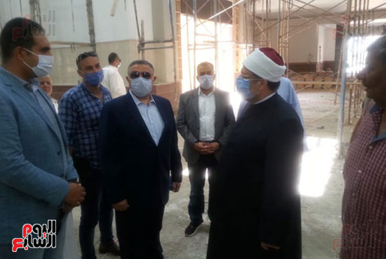 وزير الأوقاف يتفقد إنشاءات مسجد الدهار الكبير استعدادا لافتتاحه قريبا (5)