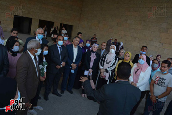 محافظة المنيا تنظم زيارات ميدانية وجولات للشباب بالمشروعات القومية (8)