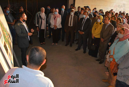 محافظة المنيا تنظم زيارات ميدانية وجولات للشباب بالمشروعات القومية (7)