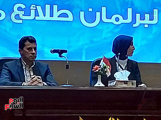 وزير الشباب يشهد الجلسة الأولى لبرلمان الطلائع بالإسكندرية (8)
