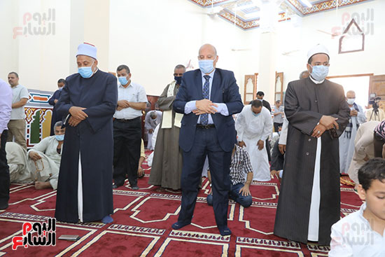 السكرتير المساعد لمحافظة سوهاج يشارك فى افتتاح عدد من المساجد الجديدة (3)