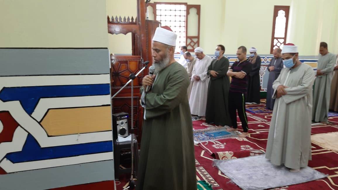 مساجد سوهاج الجديد تمتلئ بالمصلين (4)