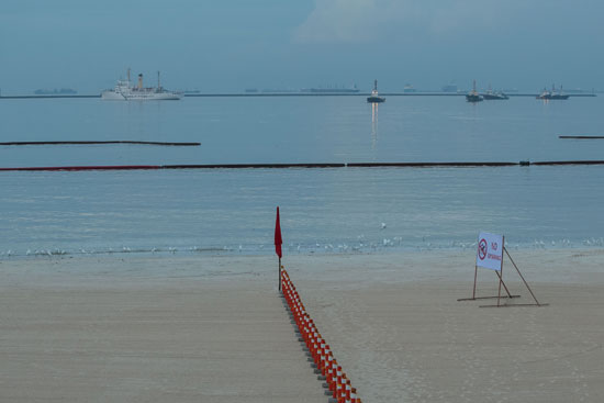 الحكومة الفلبينية حولت الساحل الملوث إلى شاطئ رملي أبيض اصطناعي