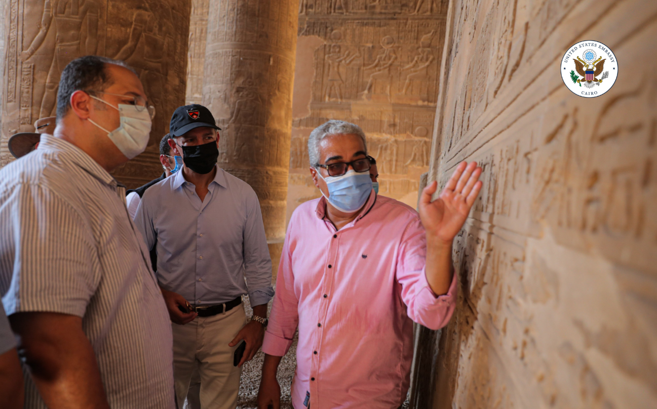 السفير جوناثان كوهين السفير جوناثان كوهين