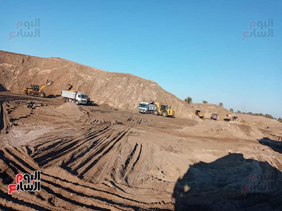 الرمال السوداء مشروع قومى على أرض كفر الشيخ (10)