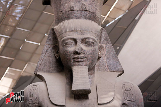 وجه تمثال الملك رمسيس الثاني