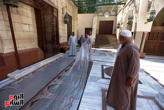 أول صلاة جنازة فى المساجد بعد غياب 6 أشهر (15)