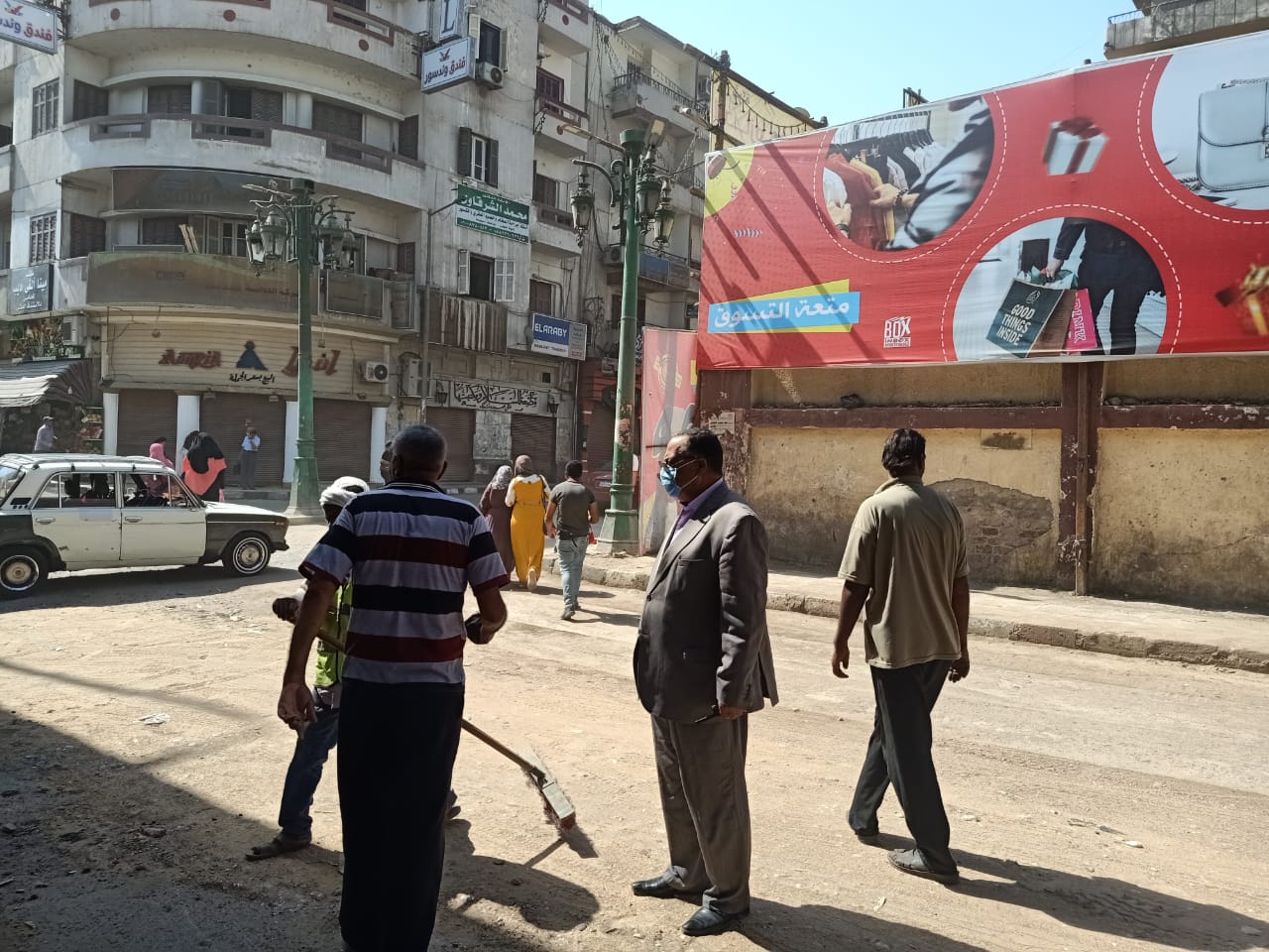 محافظ أسيوط يعلن تكثيف حملات النظافة وتجميل الشوارع والسكرتير المساعد يتابع الأعمال (4)