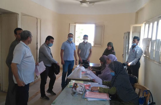 لجنة المشروعات ببنى سويف تزور قرى الواسطى (4)