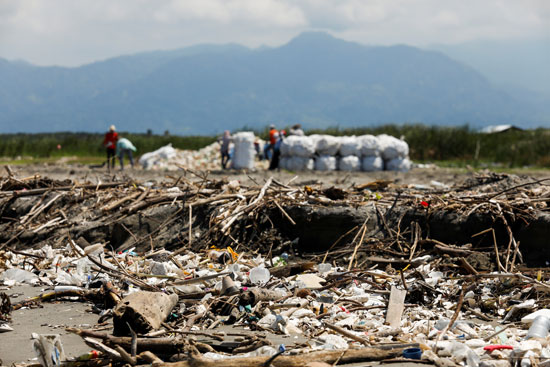 2020-09-25T142732Z_1482602708_RC2Q5J9GJO1K_RTRMADP_3_GUATEMALA-ENVIRONMENT-TRASH