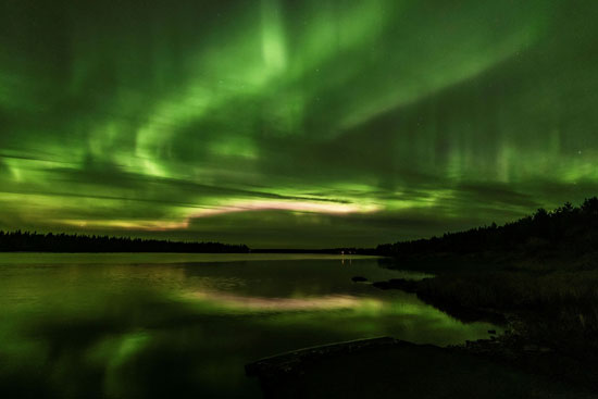 أضواء الشفق تضىء سماء فنلندا