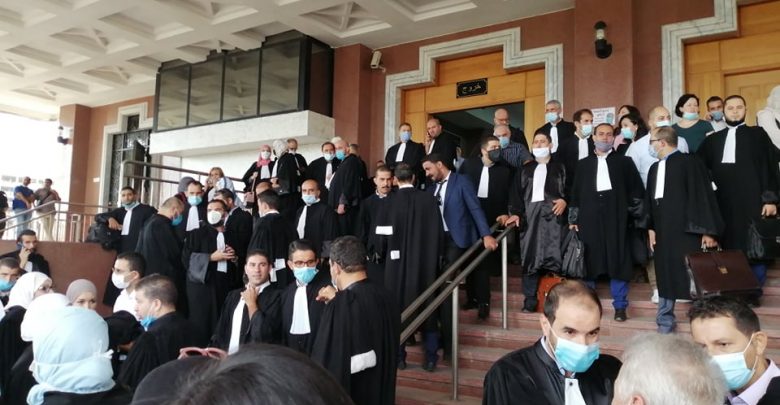 المحامون يحتجون في مجلس قضاء الجزائر