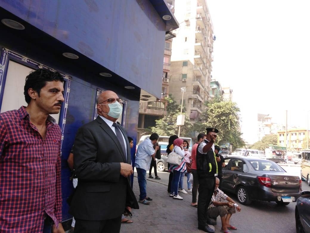 متابعة نائب محافظ القاهرة لاخماد حريق بالوايلى (1)