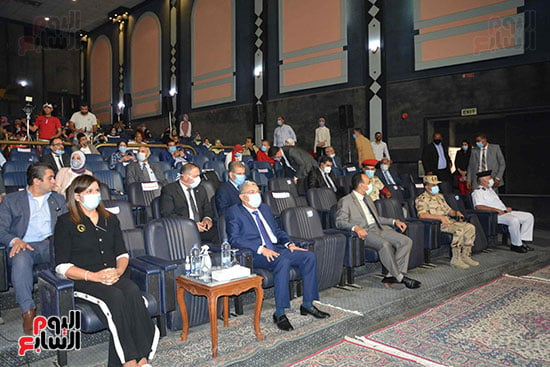 وزيرة الهجرة ومحافظ المنيا يطلقان مبادرة مراكب النجاة (2)