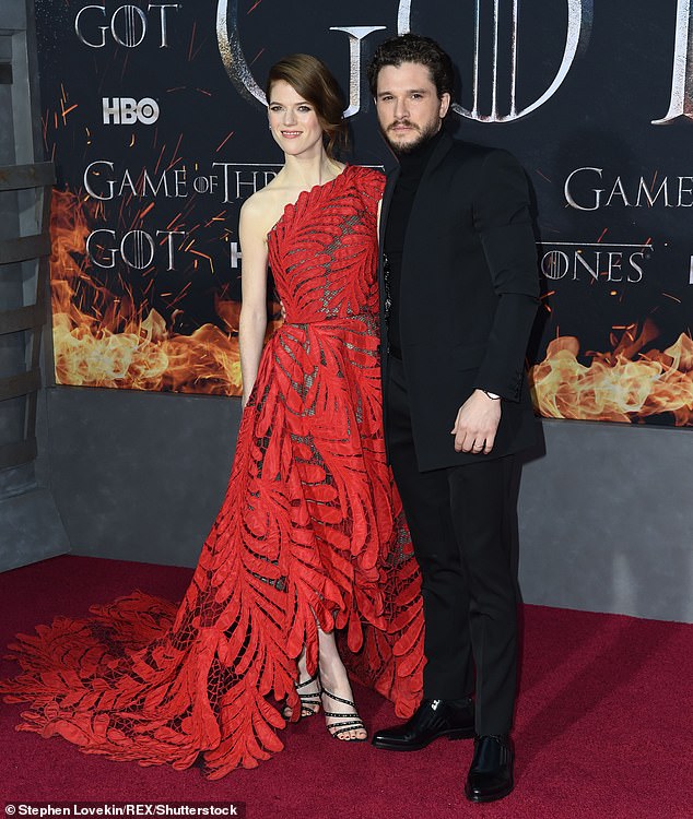 33657712-8776183-Couple_Kit_Harington_33_and_Rose_Leslie_33_are_expecting_their_f-m-2_1601149205633