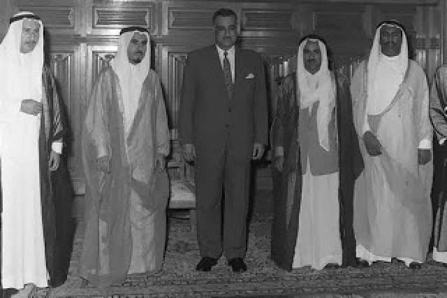 الشيخ صباح الاحمد مع الرئيس الراحل جمال عبد الناصر