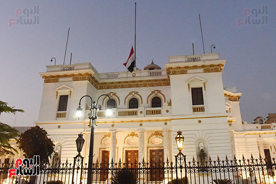 مجلس النواب ينكس العلم حداداً على رحيل أمير دولة الكويت (4)