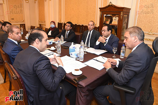 اجتماع اللجنة المالية لمجلس الشيوخ (6)