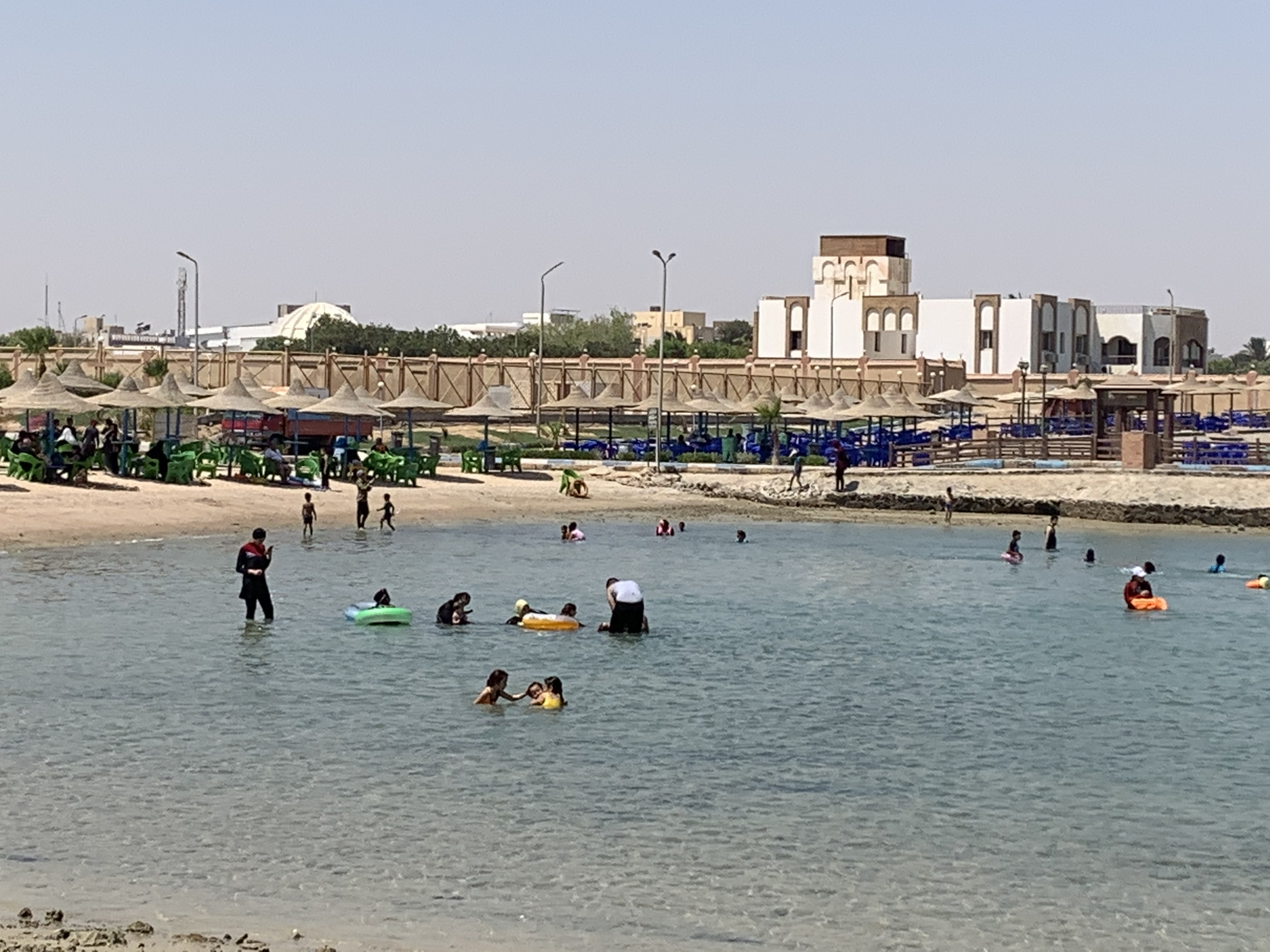 فتح شاطئ عام النادي الإجتماعي بمدينة الغردقة أمام الجمهور  (5)