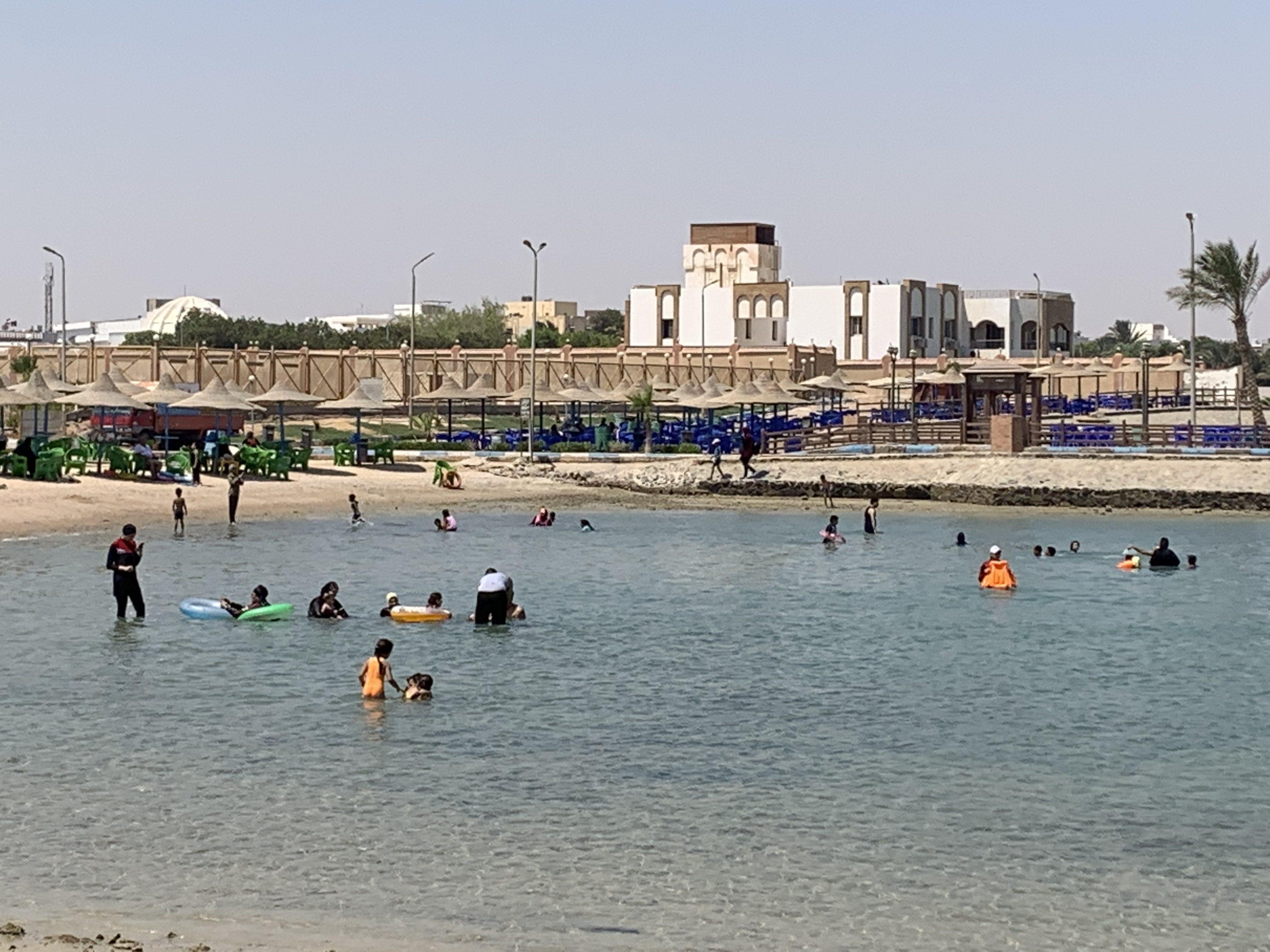 فتح شاطئ عام النادي الإجتماعي بمدينة الغردقة أمام الجمهور  (3)