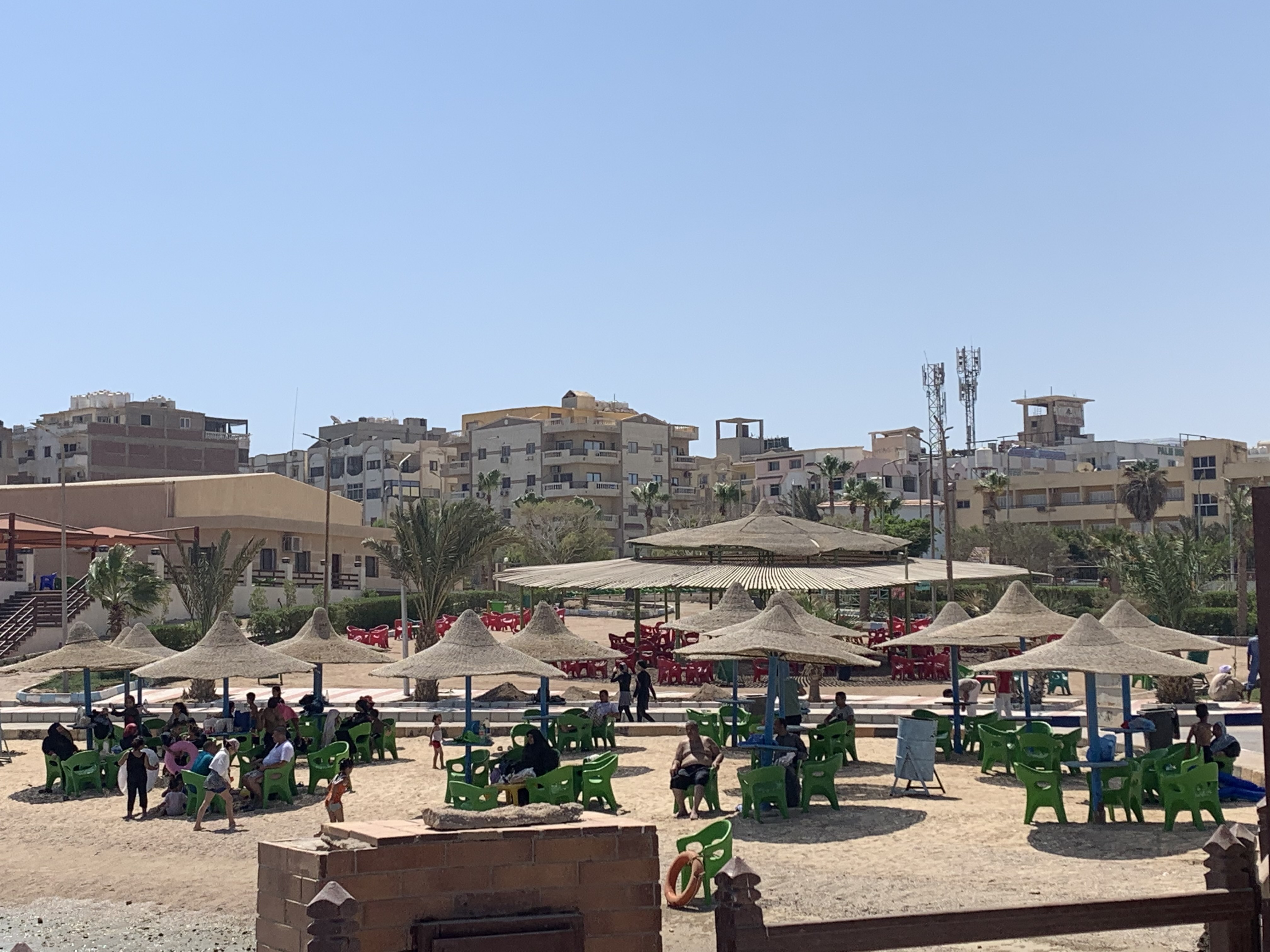 فتح شاطئ عام النادي الإجتماعي بمدينة الغردقة أمام الجمهور  (7)