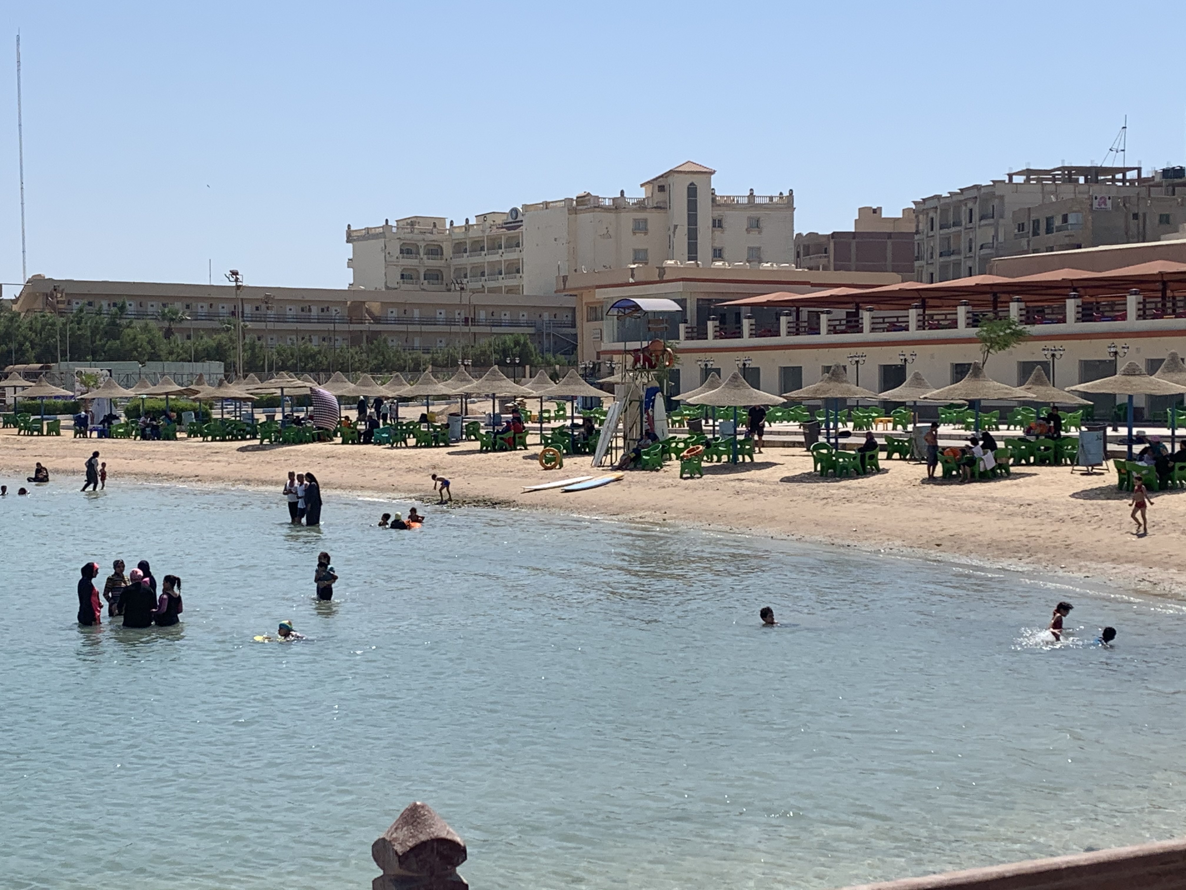 فتح شاطئ عام النادي الإجتماعي بمدينة الغردقة أمام الجمهور  (6)