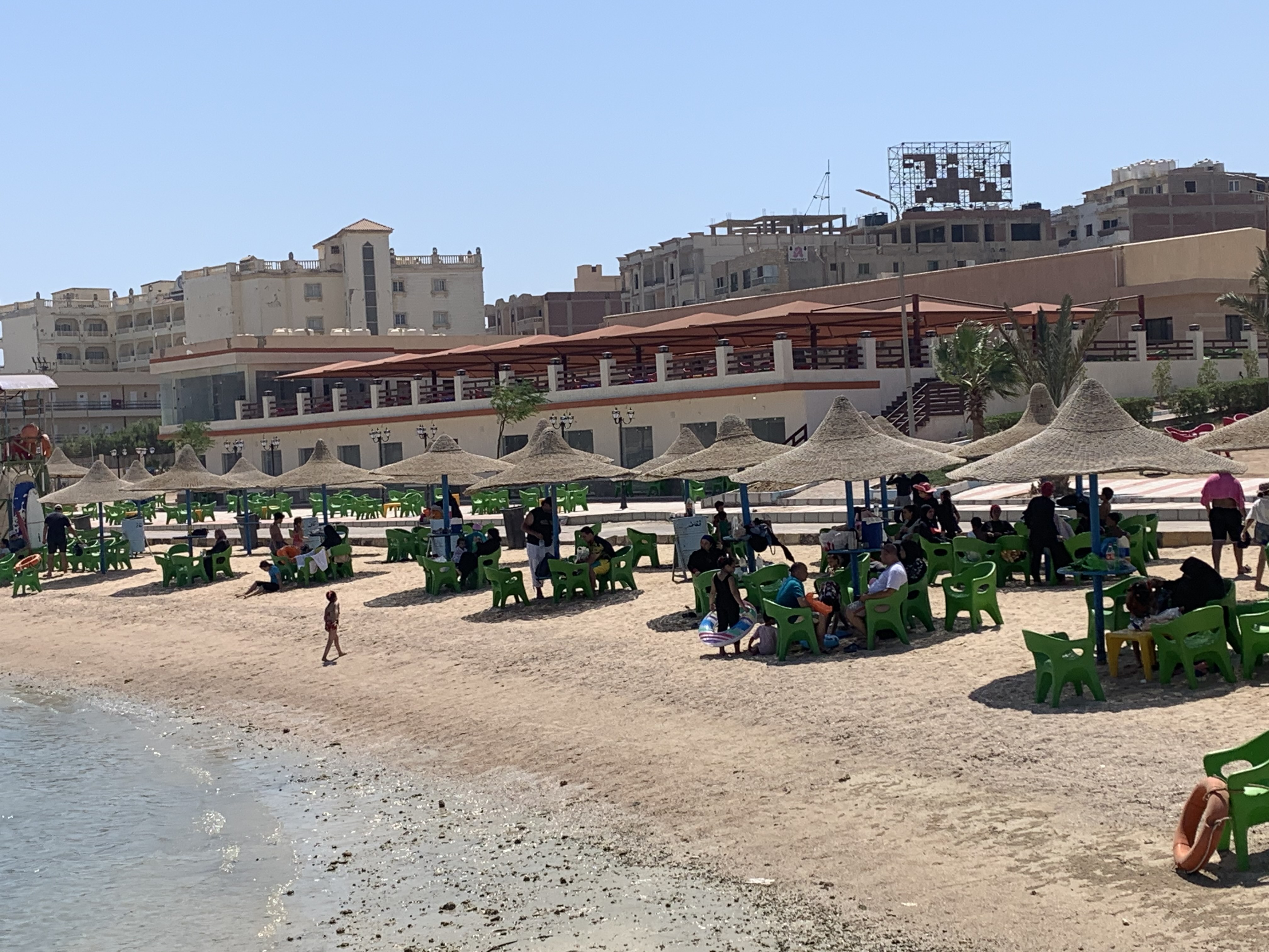 فتح شاطئ عام النادي الإجتماعي بمدينة الغردقة أمام الجمهور  (8)